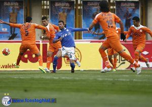 سایپا 0-1 استقلال/ هفته یازدهم|این بازی با تک گل آرش برهانی به پایان رسید و استقلال فاصله خود را با صدر جدول کاهش داد.