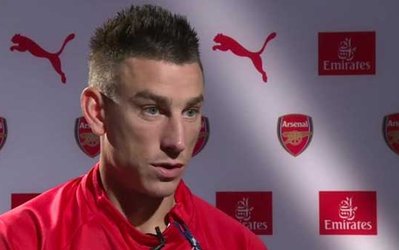 لورن کوشیِلنی: ونگر تسلط خود را بر اعصابش از دست داد