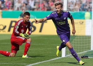 شادی بازیکن ناتینگِن|ناتینگِن 1 - 3 بایرن مونیخ / جام حذفی آلمان