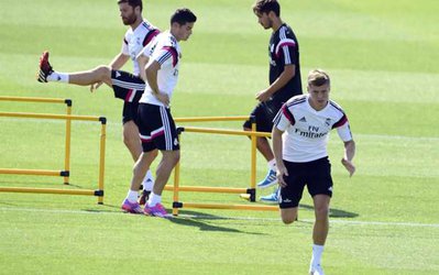 جیمز و کروس در سوپرکاپ استارت می زنند