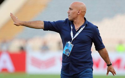 تاکتیکی که استقلال را زنده می‌کند؛ یک نفر در نقش منصوریان