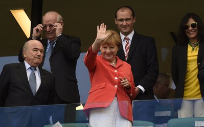 مرکل تحقیر پرتغال را از نزدیک دید + عکس