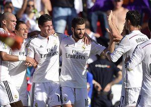 شادمانی بازیکنان مادرید|لوانته 0 - 5 رئال مادرید / لالیگا