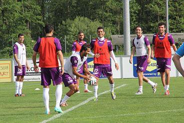 دروازه‌بان‌ها تست تمرکز و سرعت عمل دادند/ تمرین شاداب با حضور هواداران