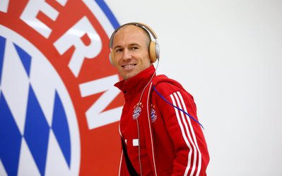 روبن: بایرن کادر بازیکن خوبی دارد پس دنبال خرید نباشد / تا چند سال دیگر در اوج بازی می‌کنم