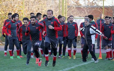 بنگر: امکانات اردوی دوبی مناسب نبود/ ایران می‌تواند قهرمان آسیا شود / حریفان پرسپولیس با دندان مسلح می‌آیند!