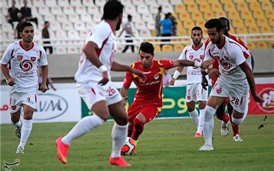 تغییر ورزشگاه مسابقات فولاد و استقلال خوزستان به دلیل کیفیت بد چمن