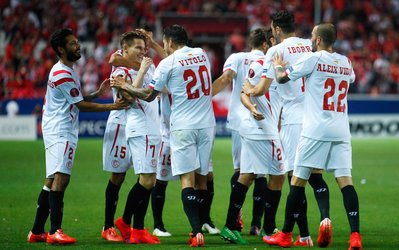 لیگ اروپا | سویا 3 - فیورنتینا 0 / ناپولی 1 - دنیپرو 1 / پیروزی قاطع مدافع قهرمانی و توقف ناپولی در سن‌پائولو