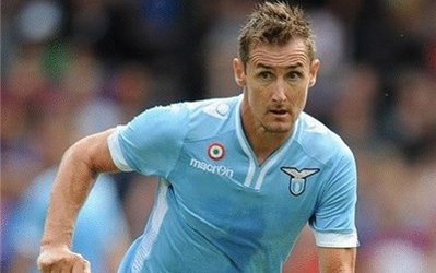 کلوزه قراردادش را با لاتزیو تمدید کرد