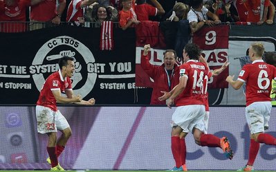 برنده‌ها و بازنده‌های هفته چهارم بوندسلیگا / توقف بایرن برابر هامبورگ، شکست دورتموند و لورکوزن