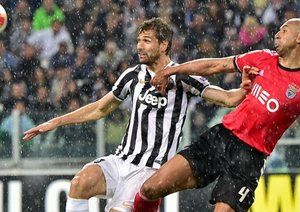 فرناندو یورنته|دفاع شدید مقابل مهاجم اسپانیایی ییوه ، لورنته