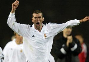 فینال لیگ قهرمانان اروپا 2002|ضربه ی تماشایی زین الدین زیدان، پیروزی 2-1 رئال برابر لورکوزن و قهرمانی مادریدی ها در لیگ قهرمانان سال 2002 را به همراه داشت.