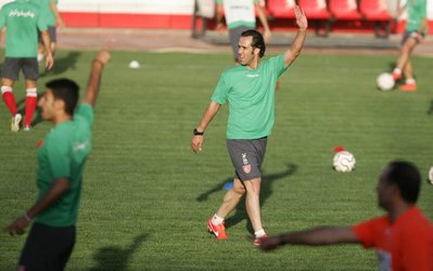 حاشيه روز | علی کریمی فصل بعد برای پرسپولیس بازی می کند؟