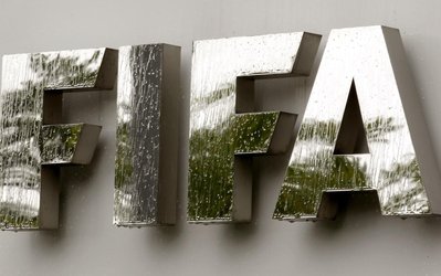 بلاتر به منظور تعلیق عضویت رژیم اشغال‌گر در فیفا جلسه ای برگزار می‌کند