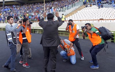 حاشیه‌های استقلال - ملوان | تقدیر از خانواده‌های حجت‌الاسلامی و خبرنگاران فقید و مشخص شدن دلیل غیبت شهباززاده
