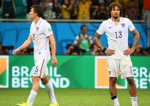 مت بسلر - جرمین جونز|حسرت مت بسلرو جرمین جونز بازیکنان ایالات متحده بعد واگذار کردن نتیجه.