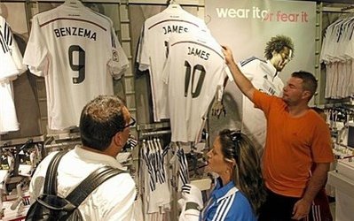 سود 90 هزار یورویی رئال در یک ساعت از فروش پیراهن رودیگرز/ دقیقه‌ای 15 پیراهن!