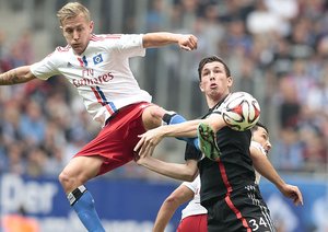 برخورد بازیکن بایرن با حریف