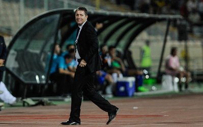 حاشیه‌های فولاد - استقلال | شادی عجیب اسکوچیچ بعد از گل‌های فولاد و تکل فخرالدینی روی پای قلعه نویی!