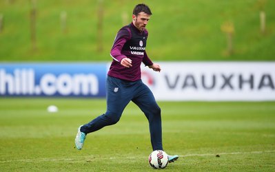 کریک آسیب دید و از جمع ملی‌پوشان انگلیس کنار گذاشته شد