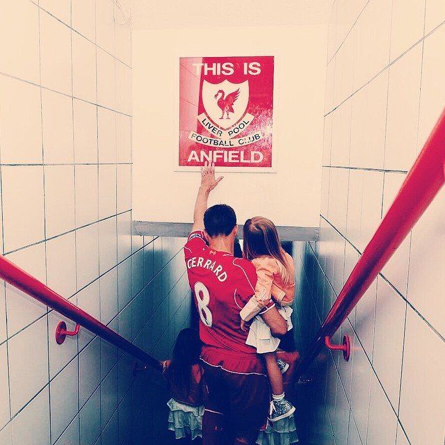 Steven Gerrard With His Daughter Lilly-Ella - This Is Anfield (Liverpool - Crystal Palace) (37).jpg