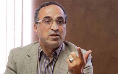 واکنش واعظی‌آشتياني در مورد رفتارهای قلعه‌نویی: افراد بنجل و سبك‌مغز جاي ديگران مصاحبه مي‌كنند!/ اکبرپور گفت سرمربی استقلال به او توهین کرده است