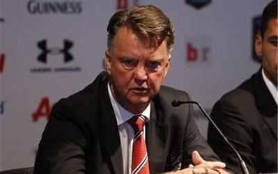 فن‌خال: چه کسی می‌داند، شاید راموس در لیست خرید منچستریونایتد باشد!