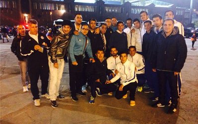 عکس روز | استقلالی‌ها تماشاگر بازی ارمنستان ـ صربستان