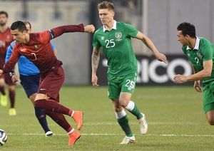 کریستیانو رونالدو|کریس رونالدو در بازی مقابل ایرلند در ترکیب پرتغال حضور داشت.