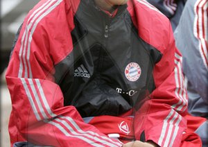 گالری تصاویر علی کریمی