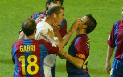 جلد ویژه مارکا در آستانه ال کلاسیکو از درگیری معروف انریکه و زیدان