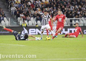 یوونتوس 4-0 کاتانیا / هفته ی دهم|یوونتوس با اقتدار کاتانیا را از پیش رو برداشت.