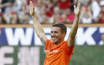 مدیر ورزشی گالاتاسرای: پودولسکی فصل بعد هم در گالاتاسرای است