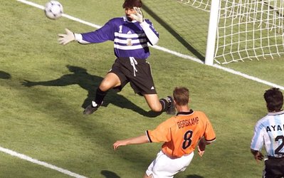 جام جهانی 2014 / 100 لحظه جذاب تاریخ جام جهانی (100_ گل دنیس برگ کمپ به آرژانتین)