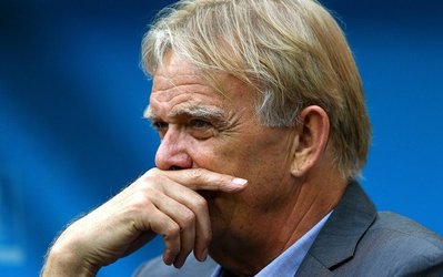 فینکه: کامرون در سطح جام‌جهانی نبود