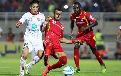 لیگ برتر | تساوی فولاد و پرسپولیس در نیمه اول