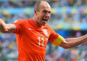 آرین روبن|خوشحالی آرین روبن ، مهاجم هلند بعد از گل دوم هلند.