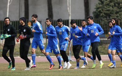 وضعیت عجیب سمت راست استقلال پیش از بازی بزرگ