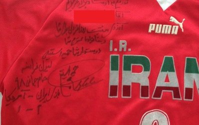 استیلی کدام پیراهن را به حراج می گذارد؟ اصل یا ...