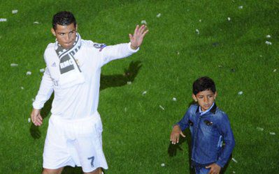 کریستیانو رونالدو رئال را ترک نخواهد کرد اما به این دلیل می‌گوید قصد خداحافظی از مادرید را دارد