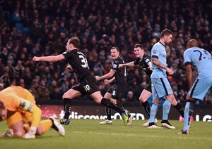 اشلی بارنز|منچستر سیتی 2 - 2 بِرنلی / لیگ جزیره