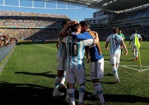 آنخل دی ماریا|جشن مهاجم تیم ملی آرژانتین ، آنخل دی ماریا بعد از باز کردن دروازه سوئیس در دقایق پایانی بازی.