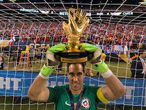 براوو دستکش طلا رقابت‌های کوپا آمریکا 2016 را از آن خود کرد