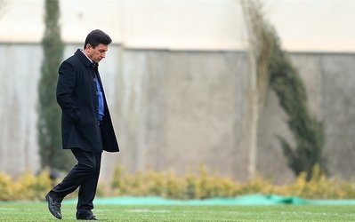 وکیل سرمربی استقلال: قلعه‌نویی پیگیر شکایت خود از نکونام است