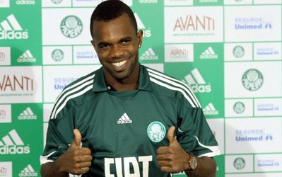 نقل و انتقالات | تادئو با قراردادی به مدت یک سال و نیم رسماً به پرسپولیس پیوست