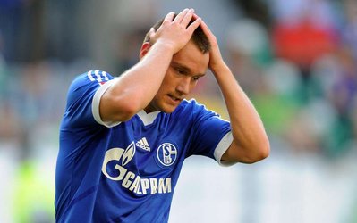 هافبک شالکه از تصادف رانندگی جان سالم به در برد