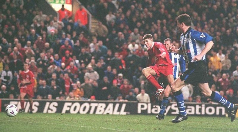 Steven Gerrard's First Goal (Liverpool - Sheffield Wednesday) (1999.12.05).jpg