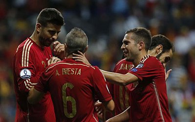 اینیستا: ای کاش هواداران دست از هو کردن پیکه بردارند