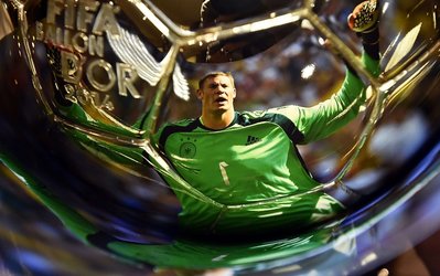 ستون دوشنبه: «ژرمن‌بال» | چرا بهتر است تـوپ‌طـلا به مـانـوئـل نـویـر برسد؟