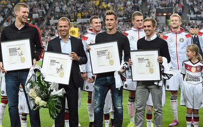 عکس روز | تقدیر از خداحافظی‌کرده‌های آلمان